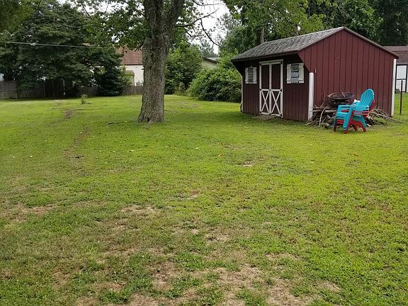3rd image of 102 Dolbow Ave