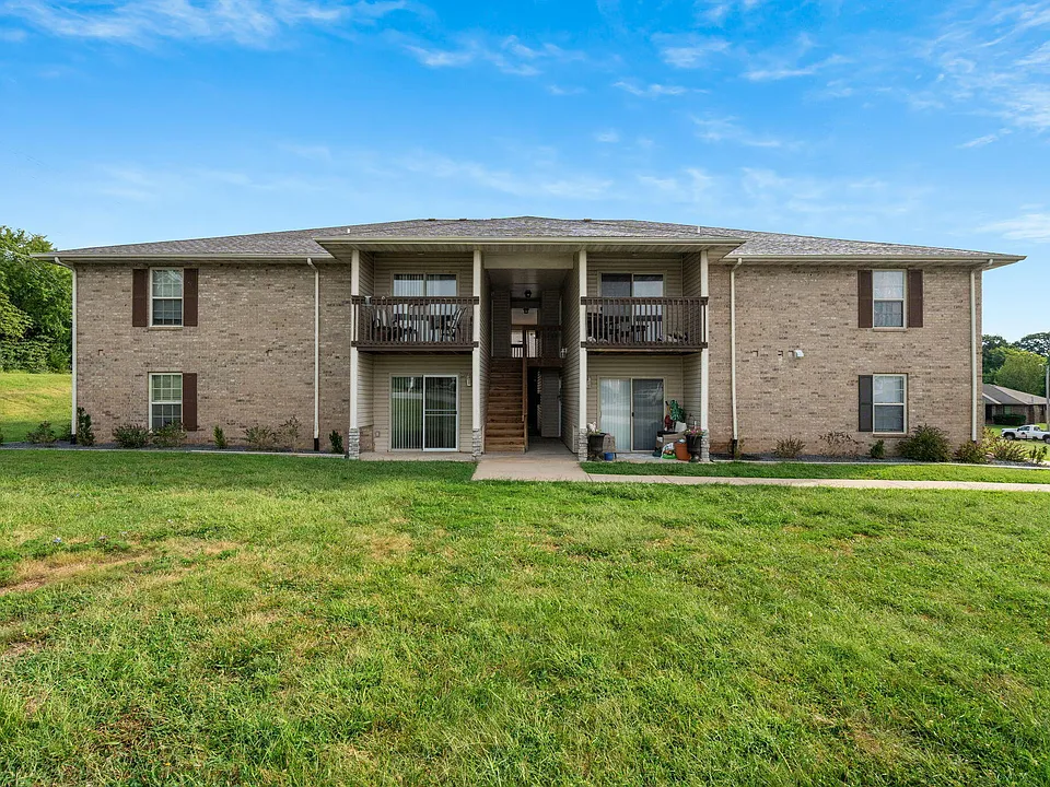 819 W Warren Ave