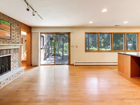4th image of 4049 Grandview Ave
