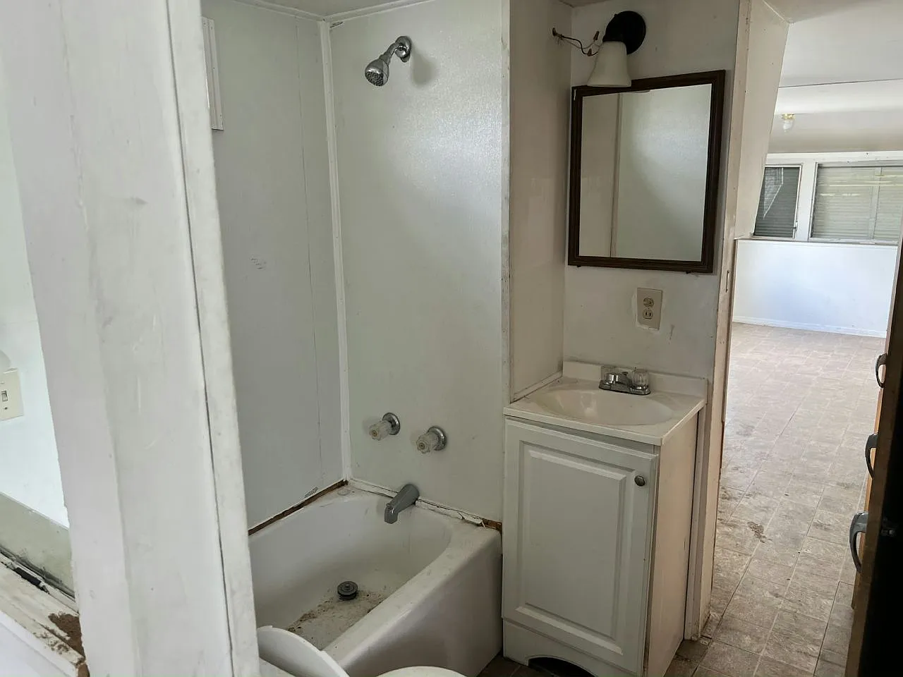 1 bed, 1.0 bath, $919 — Photo 4