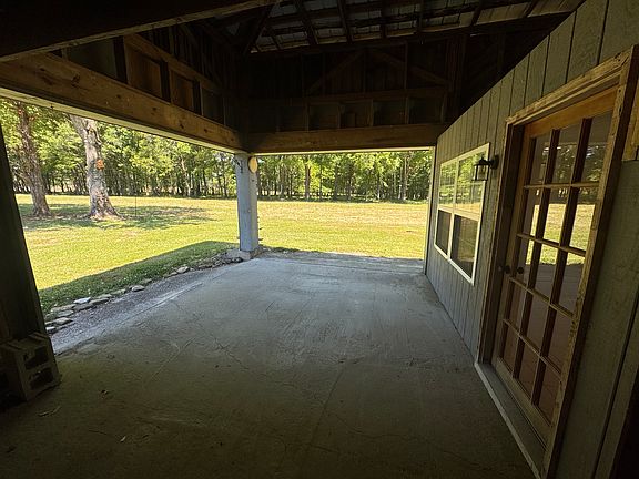 3rd image of 2470 Matts Hollow Rd #2