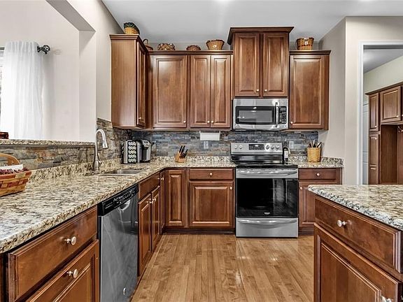 2nd image of 5831 Monaghan Ln