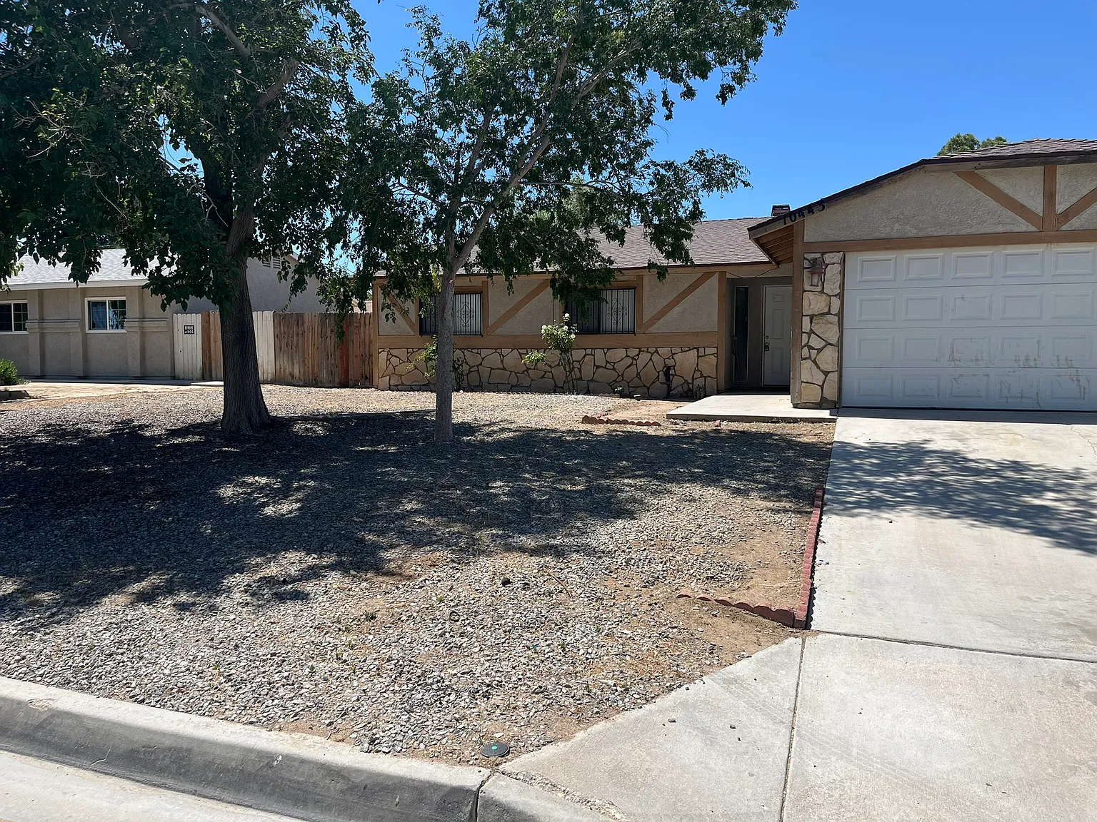 3 bed, 1126 sqft, $1,850 — Photo 2