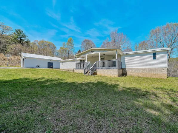 19660 Franklin St, Ferrum, VA 24088