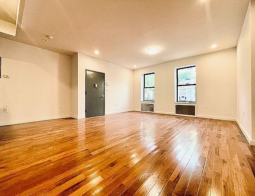 2nd image of 283 Kingsland Ave #1