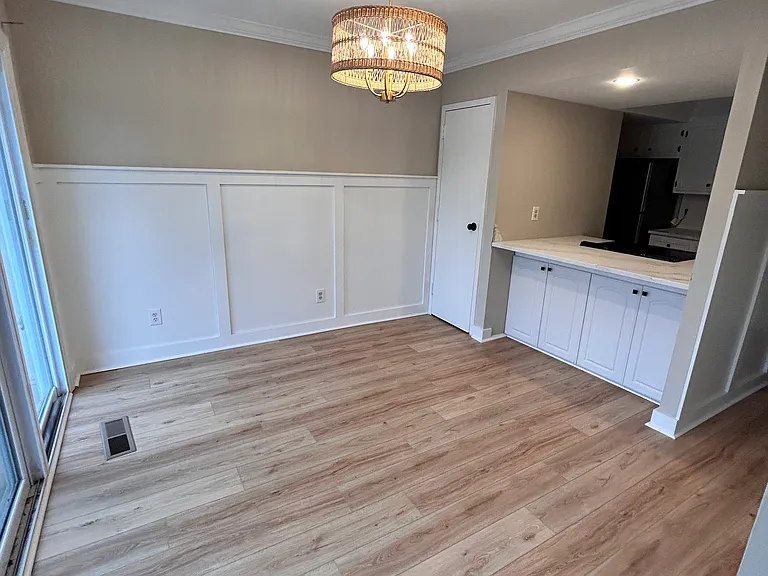 215 E Chelsea Cir — Photo 5