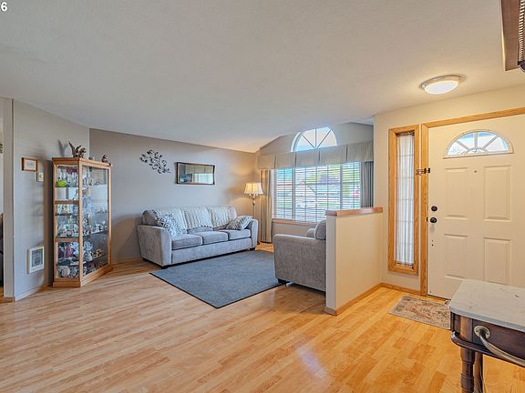 4th image of 14203 NE 52nd St