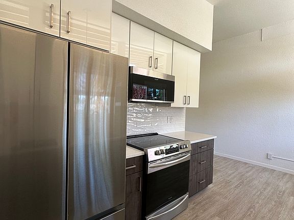 3rd image of 4701 Bamboo Way #1