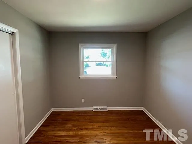 303 Catherine St — Photo 7