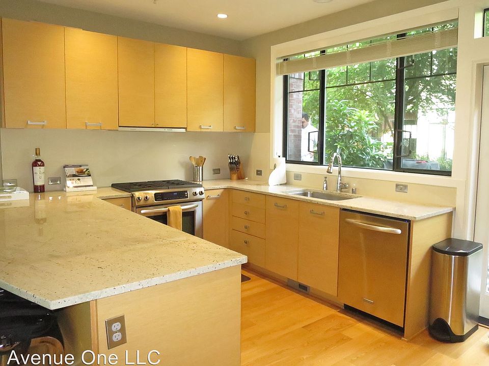 1st image of 10460 NE 12th St