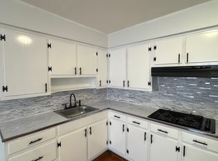 8060 59th St FLOOR 1, Ridgewood, NY 11385