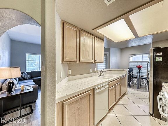 3rd image of 2975 Bluegrass Ln APT 624