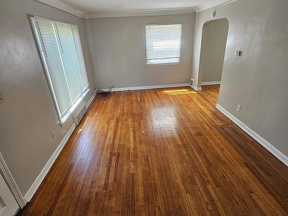 3rd image of 21151 Fuller Ave