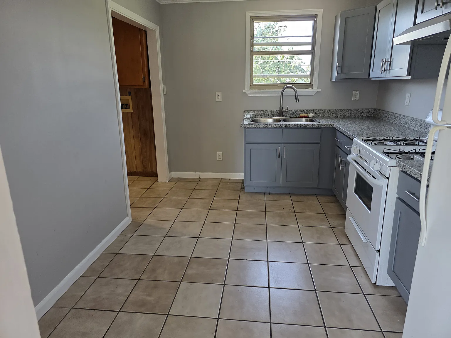 2 bed, $1,650 — Photo 2