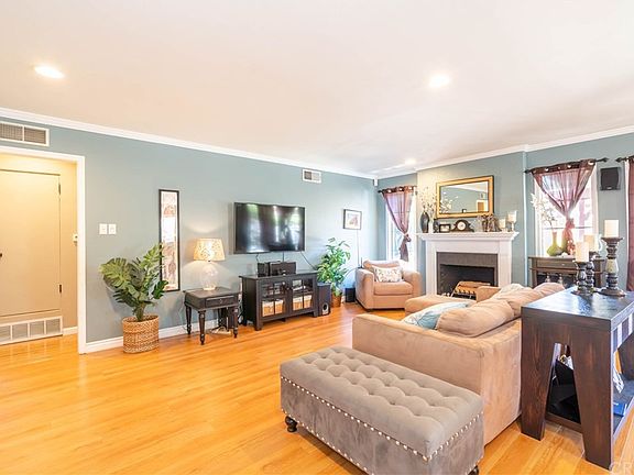 5th image of 11336 Amestoy Ave