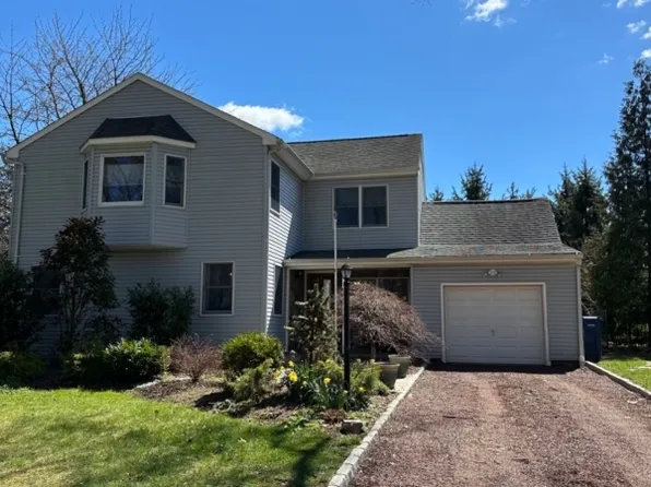 310 Parkway Drive, Clark Twp., NJ 07066