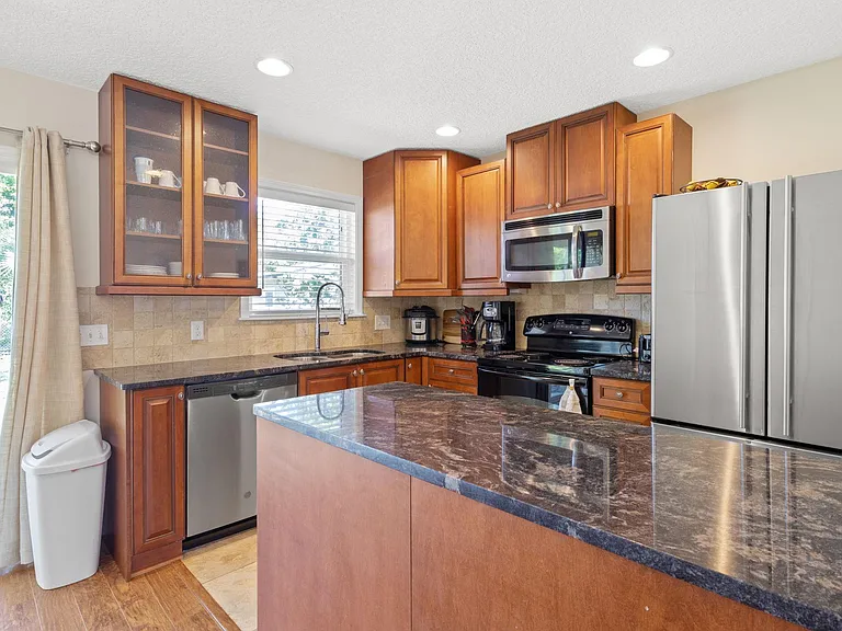 912 11th St N — Photo 14