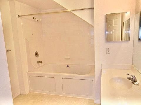 4th image of 2606 Lodi Cir #1