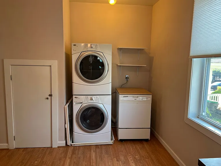 1122 Market St E — Photo 27