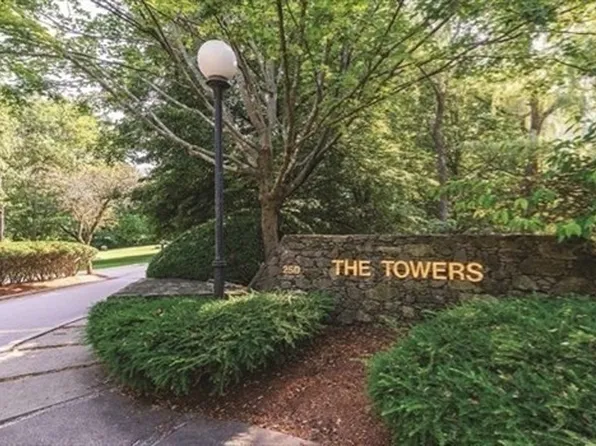 250 Hammond Pond Pkwy APT 307N, Newton, MA 02467