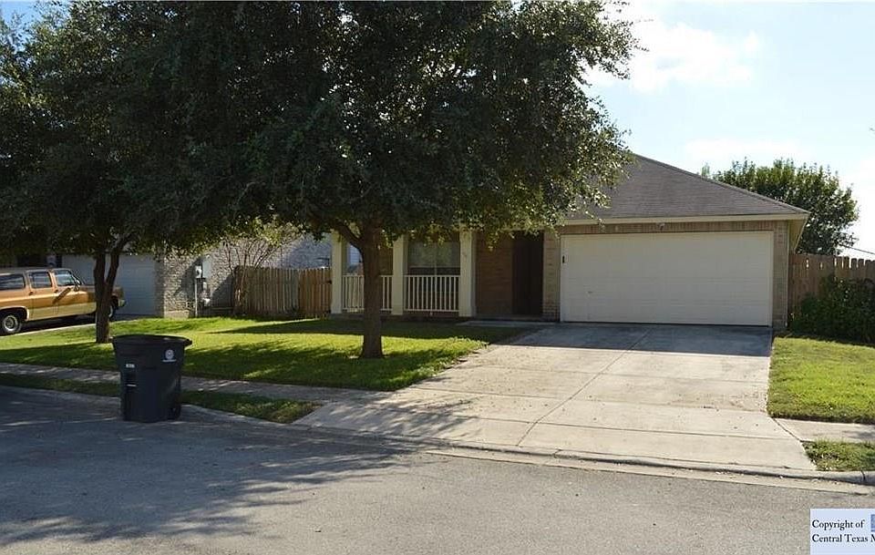 2nd image of 775 Pinehurst Dr