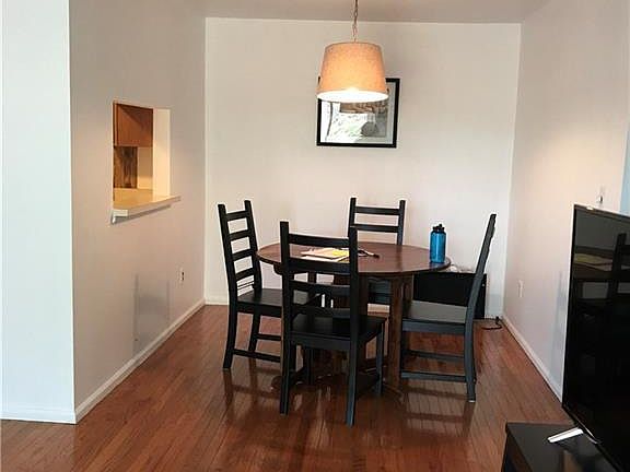 3rd image of 5 Morgan Pl Unit 5
