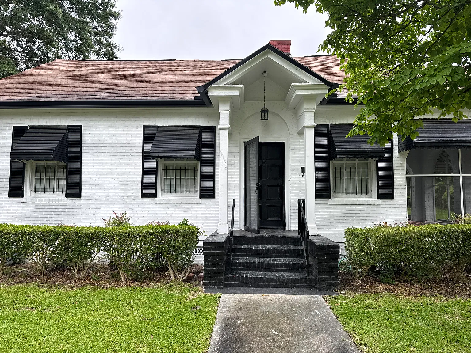 6 bed, 2.5 bath, 2270 sqft, $770 — Photo 1