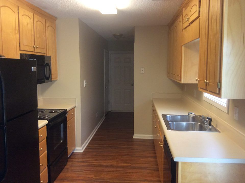 2nd image of 1133 Larkspur Dr