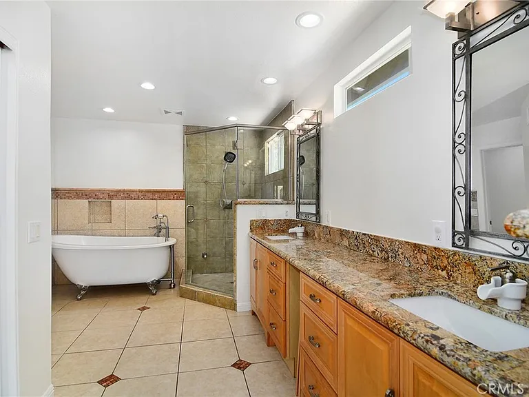 9618 Kentland Ave — Photo 14