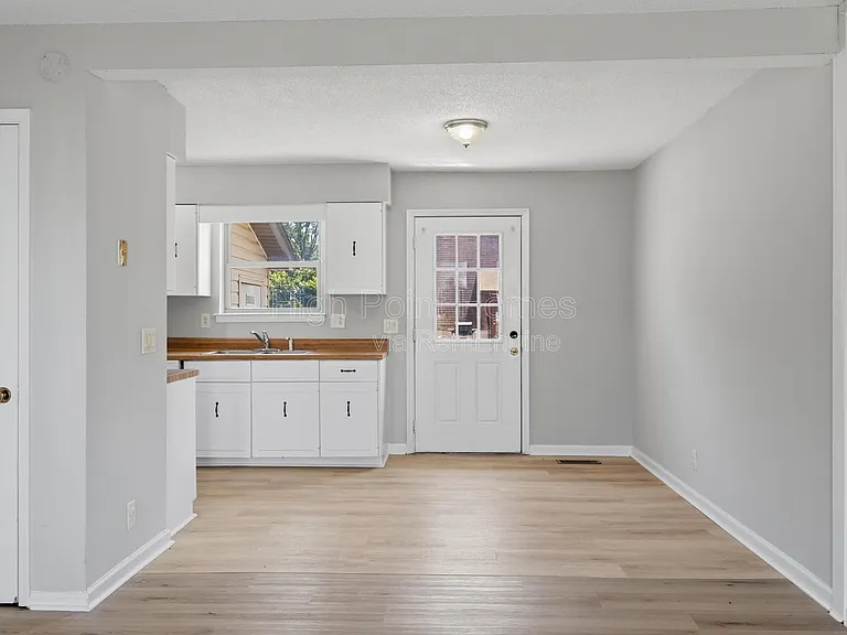 90 Park St #102 — Photo 6