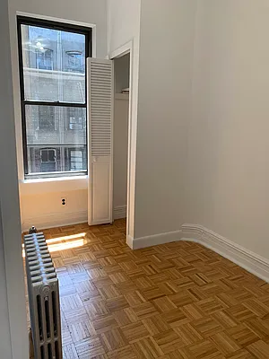 Rented by M.Grossman R.E. Management | media 22