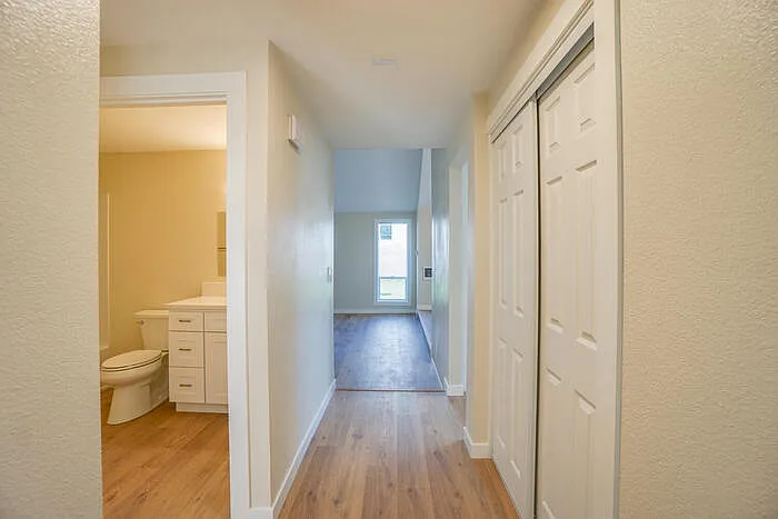816 SE Olympia Dr — Photo 8