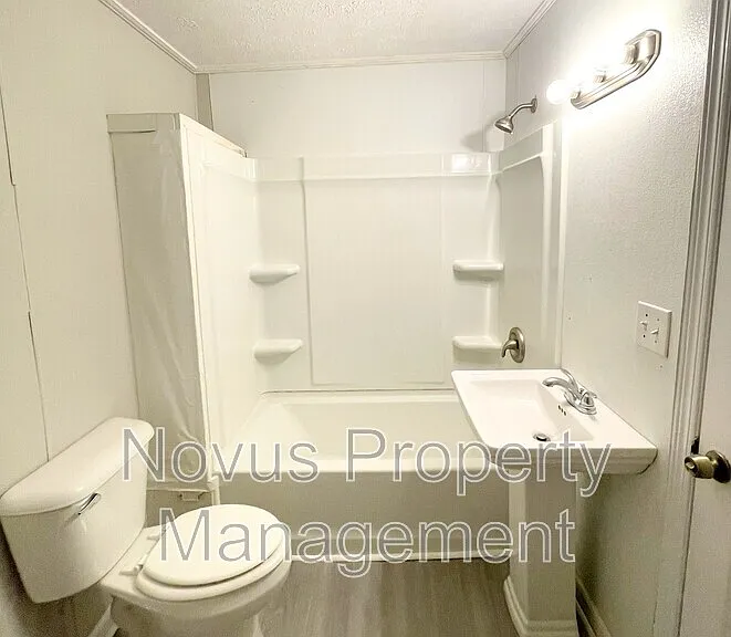 110 Austin Cir — Photo 13