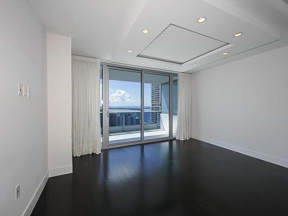 5th image of 200 S Biscayne Blvd #4303