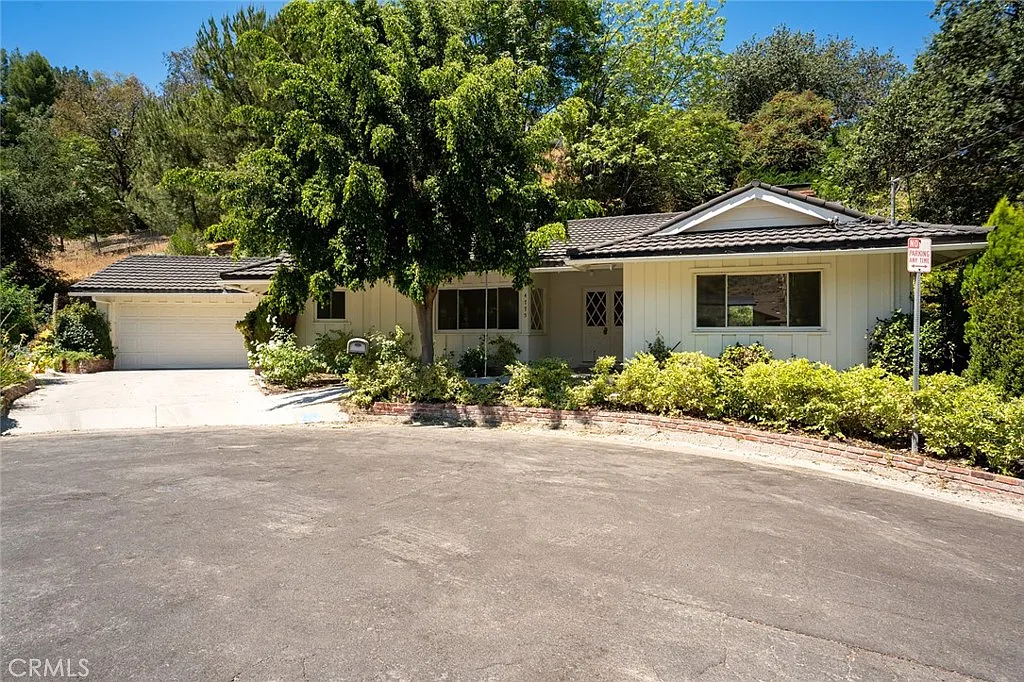 3 bed, 1700 sqft, $4,990 — Photo 1