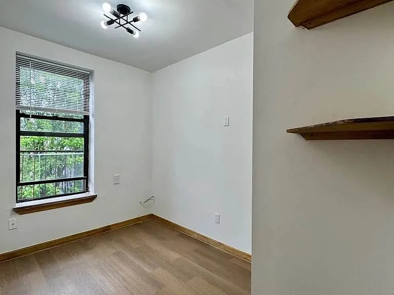 2248 1st Ave #6 — Photo 8