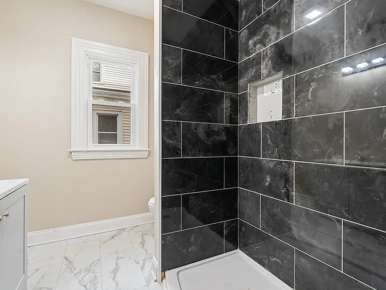 483 Alexander St #4 — Photo 17