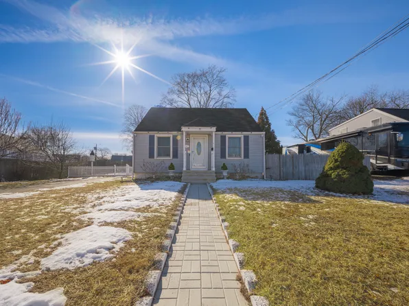 127 Vista Drive, East Haven, CT 06512