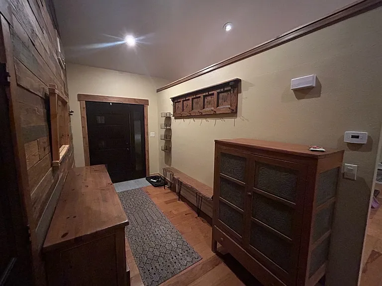 824 N Traver Trl — Photo 2