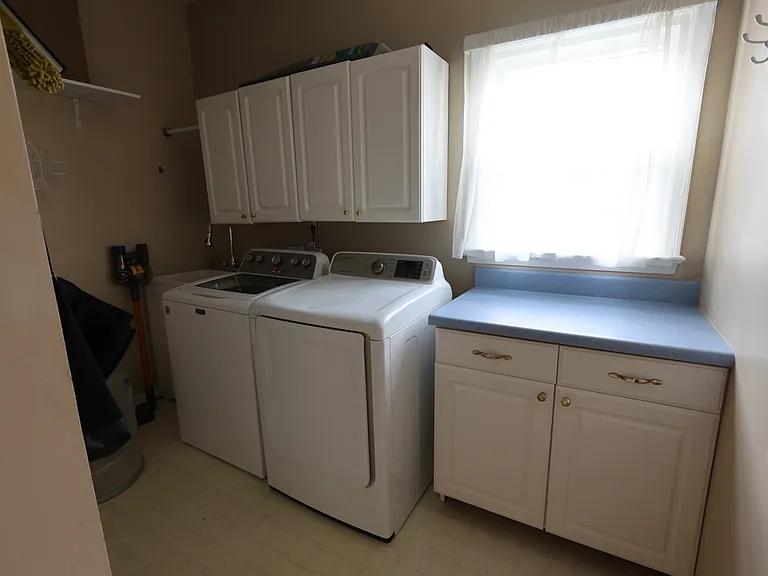 401 Rock Creek Ct — Photo 17