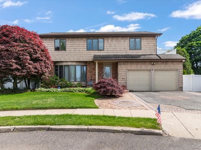 9 Bernadette Court, Hicksville, NY, 11801
