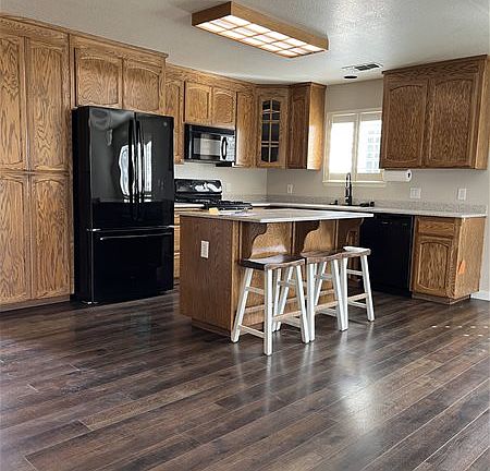 4th image of 2973 Carr Dr
