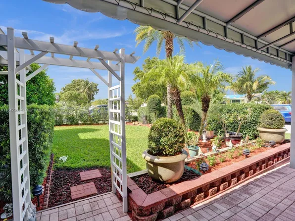 1201 N 70th Ter, Hollywood, FL 33024