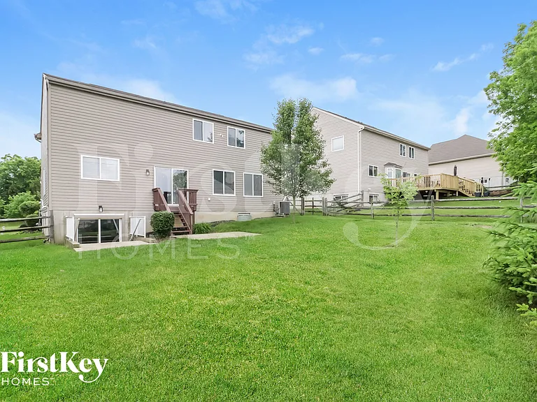 330 Bridle Creek Dr — Photo 15