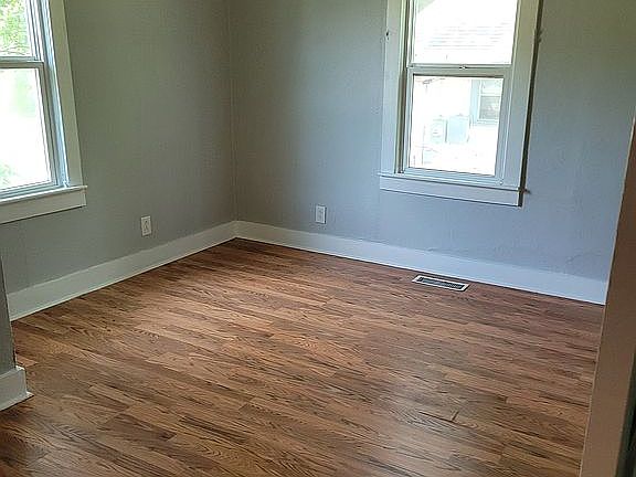 4th image of 811 N Cleveland Ave