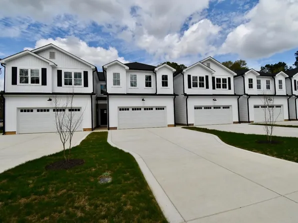 174 W Allen St, Four Oaks, NC 27524
