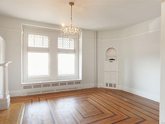 5th image of 82 Bellevue Pl #1