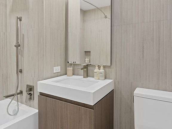 5th image of 644 E 14th St #1604