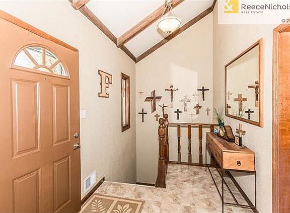 4th image of 909 NW Timber Oak Dr