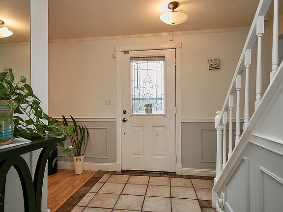 5th image of 214 N Cameron Ct